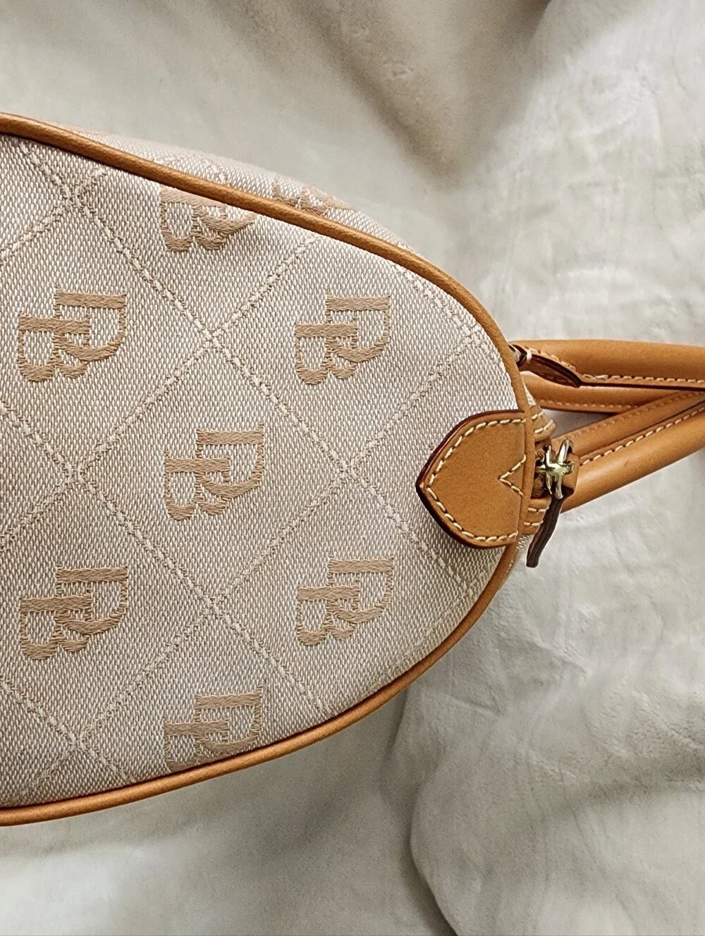 N/A elegant beige